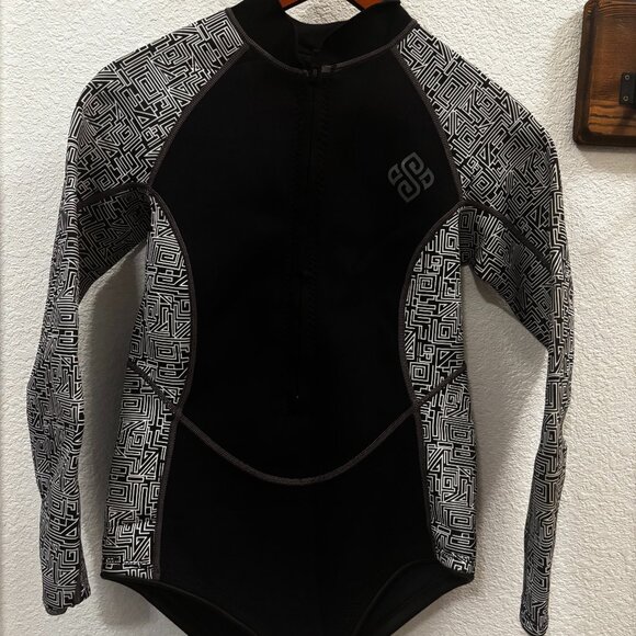 Seaskin long sleeve shorty wetsuit - Picture 1 of 3